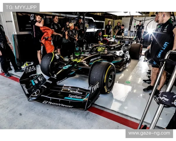 F1赛季高潮迭起 路易斯汉密尔顿再创历史纪录 展现无可匹敌赛车实力