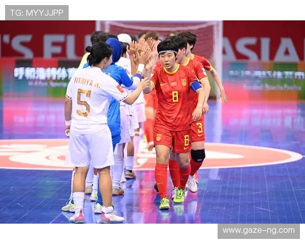 中国足球队备战亚洲杯,目标锁定四强,全新阵容展现强大实力 中国足球队备战亚洲杯,目标锁定四强,全新阵容展现强大实力