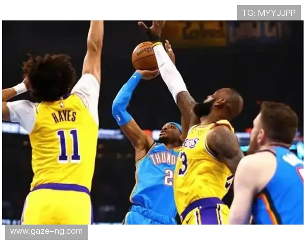 NBA最新动态：詹姆斯重返赛场勇士逆袭快船，季后赛形势愈加激烈